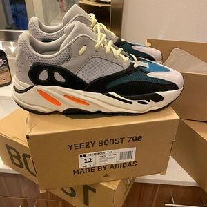 Yeezy 700 waverunners sz 12